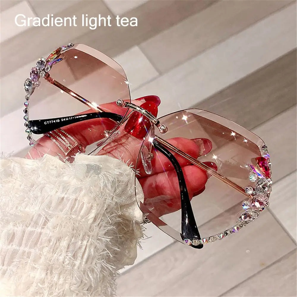 New Fashion Female Eyewear Cutting Lens Rimless Sunglasses Gradient Rhinestone Sunglasses Women Sun Glasses